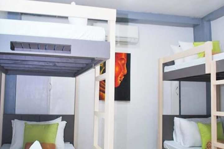 Room 10 of 30