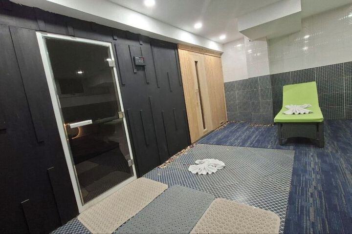 Room 70 of 108