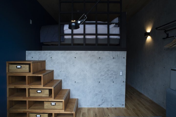 Room 11 of 27