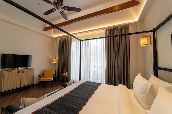 Room 9 of 51