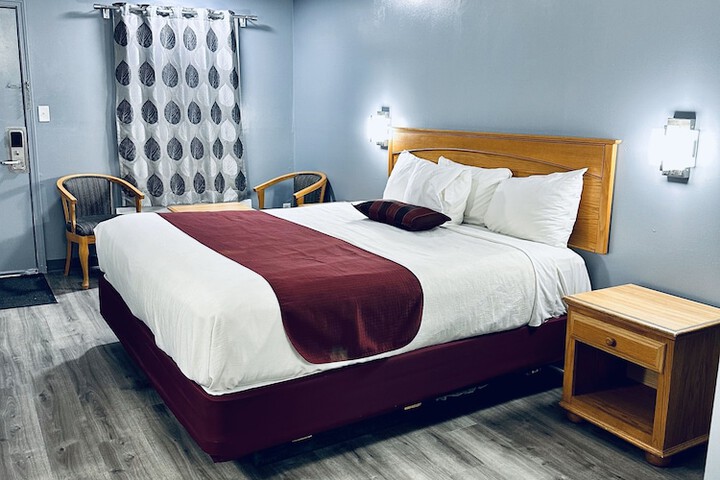 Room 35 of 54