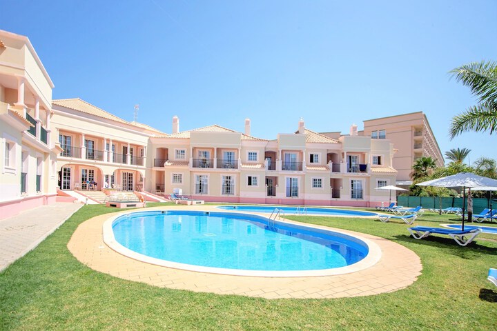 Hotel Pool