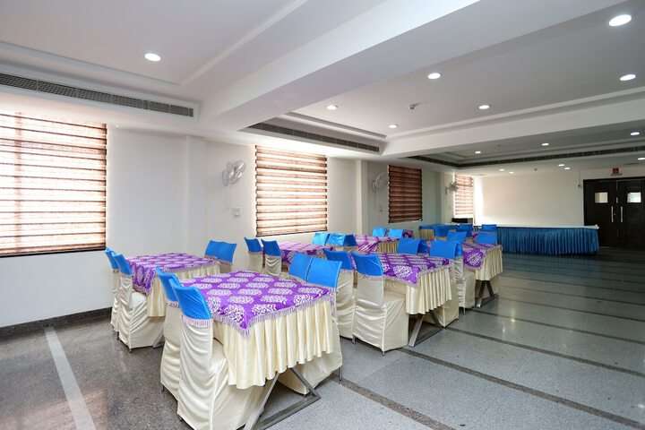 Ballroom/Hall 4 of 10