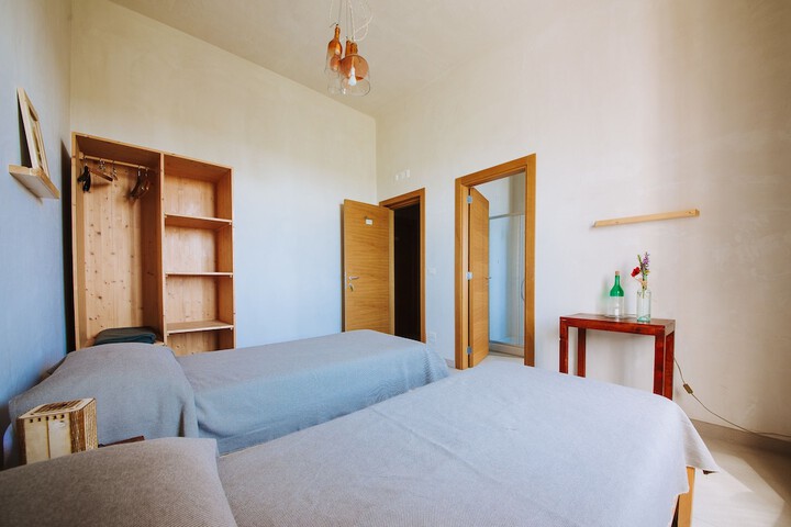 Room 3 of 25