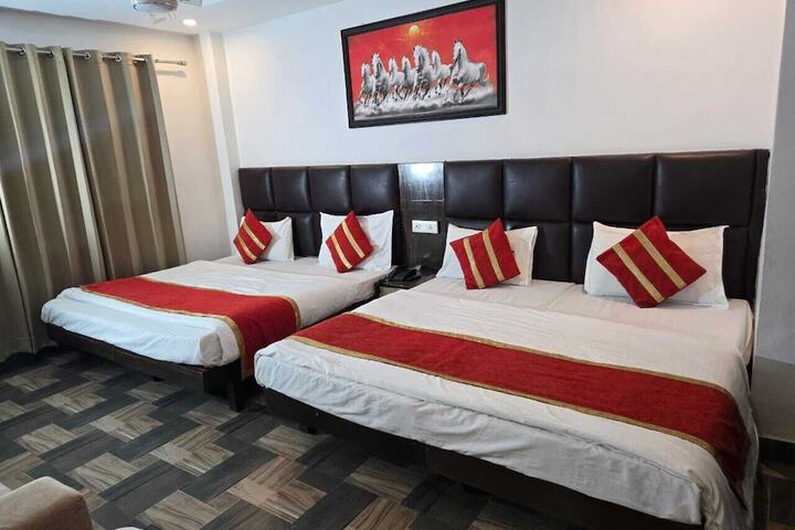 Room 12 of 21
