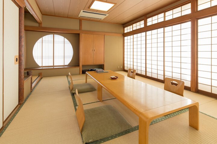Room 13 of 73