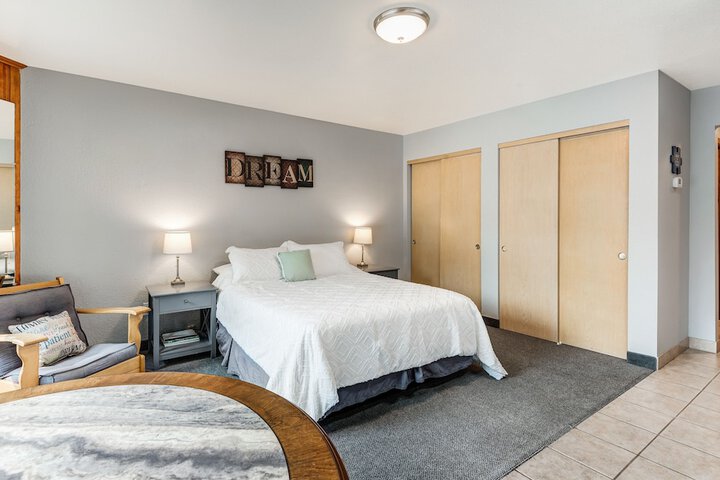 Room 121 of 398