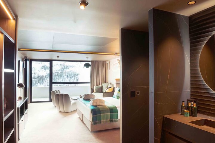 Room 25 of 40
