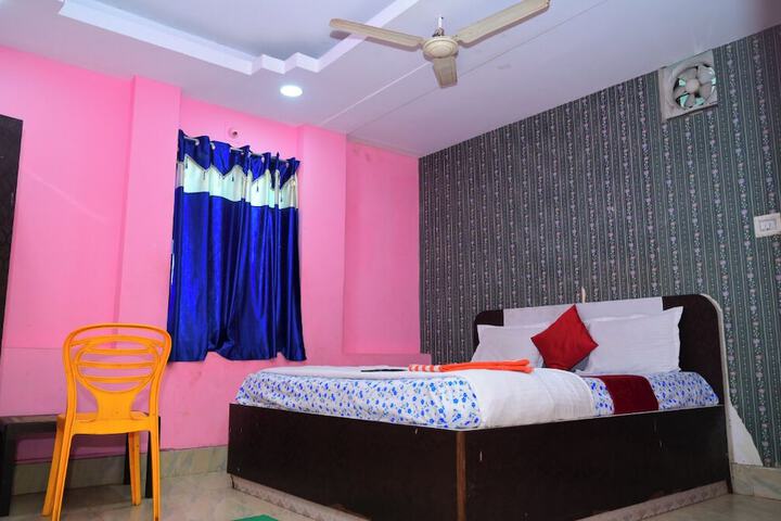 Room 4 of 20