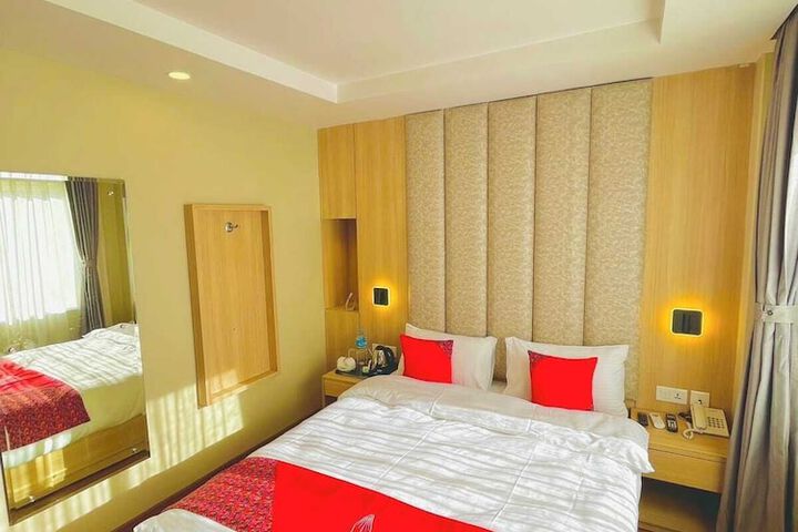 Room 10 of 24