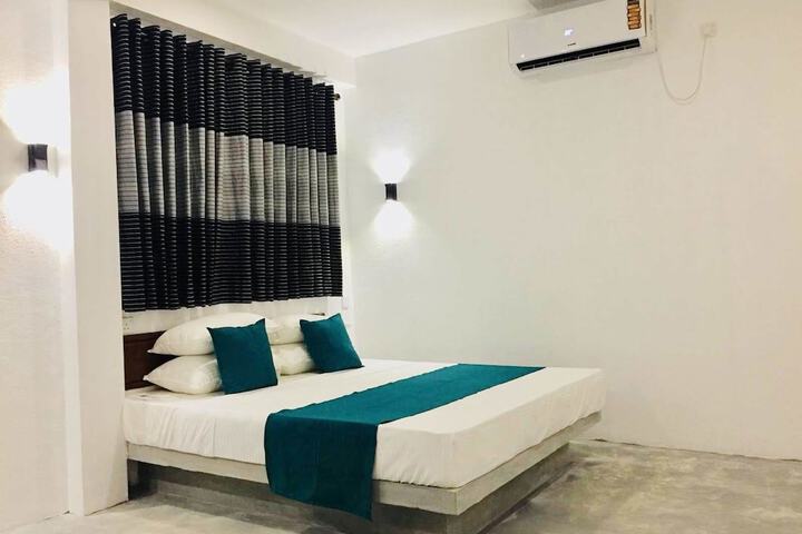 Room 4 of 30