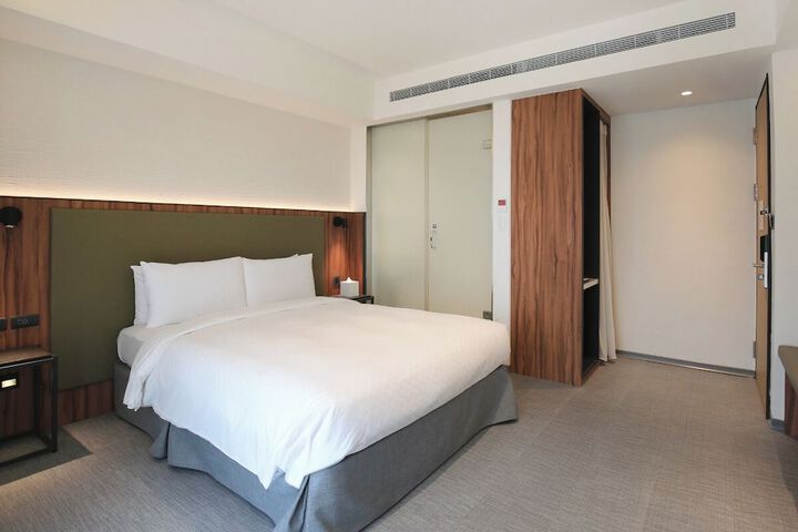 Room 53 of 105