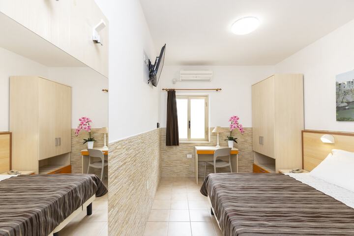 Room 7 of 56