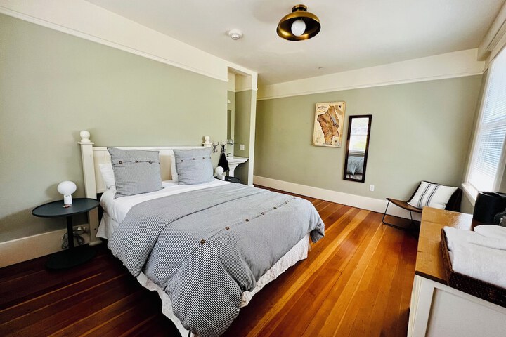 Room 15 of 59