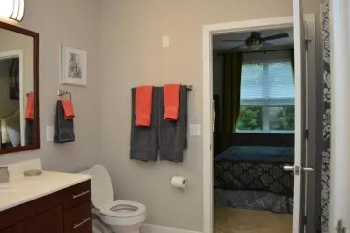 Room 6 of 12