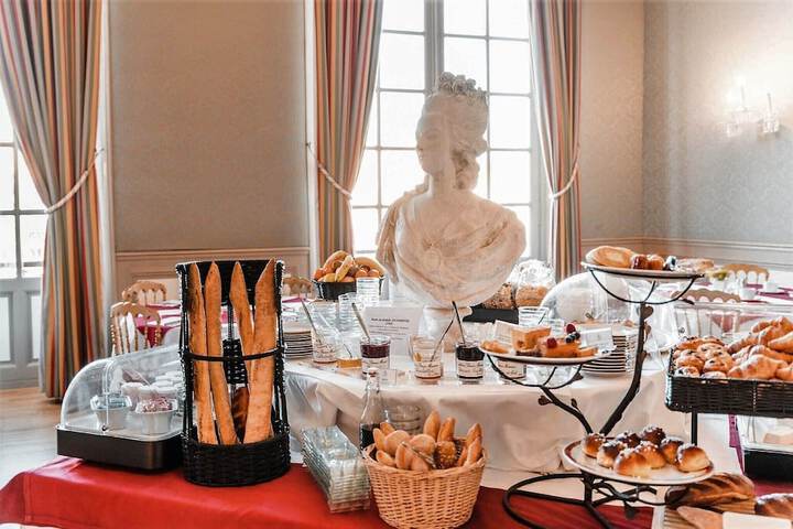 Dining Photos