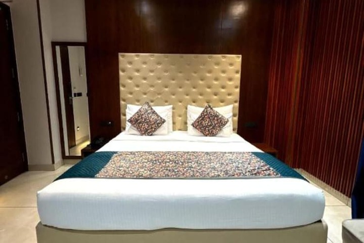 Room 5 of 26