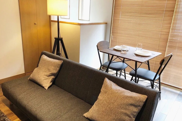 Room 4 of 15