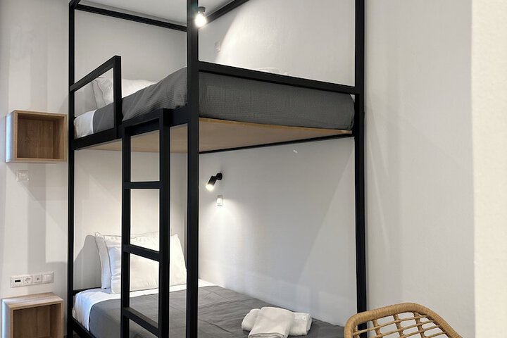 Room 17 of 42