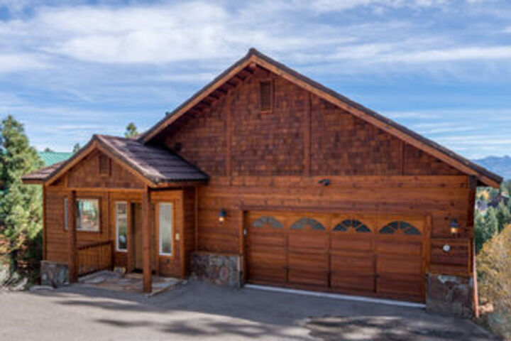 Exterior of Stunning and Spacious in Truckee by RedAwning