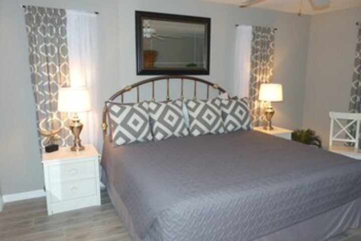 Room 33 of 120
