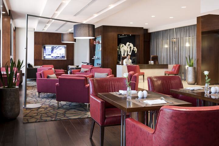Lounge 70 of 81