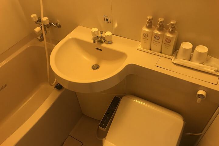 Room 11 of 20