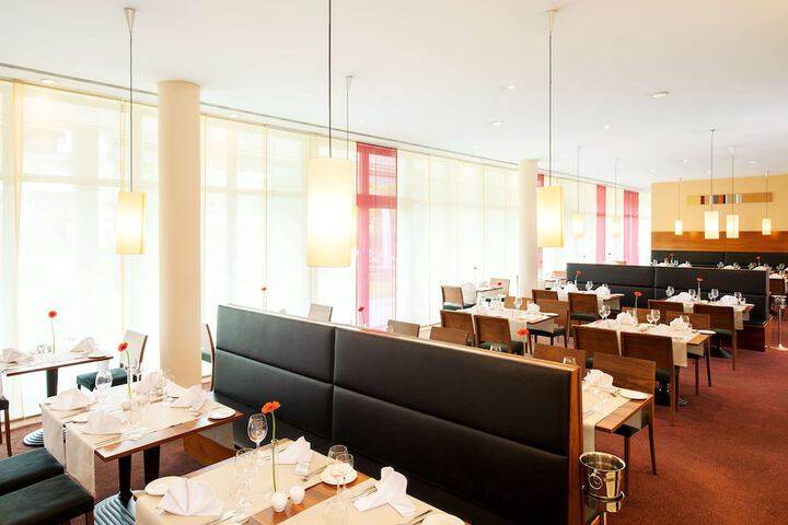 Dining 56 of 70