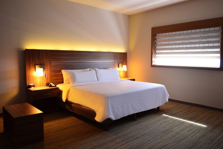 Room 30 of 87