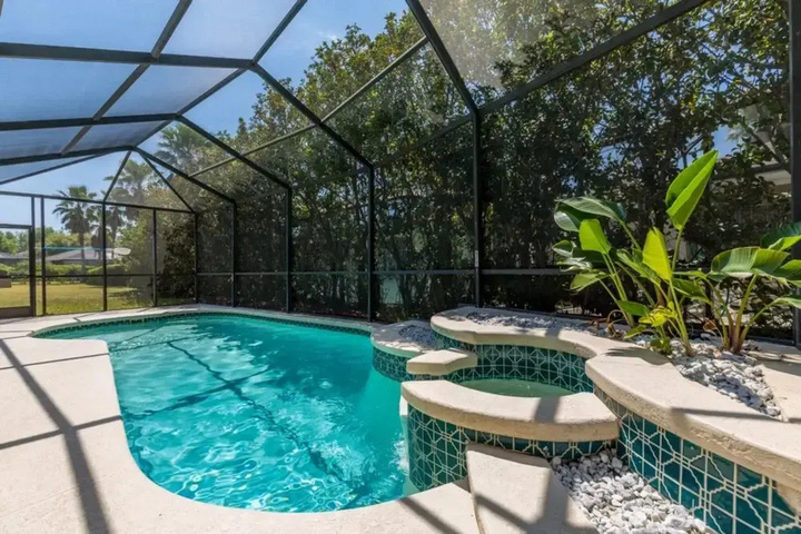 Pool 14 of 22