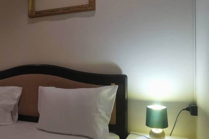 Room 37 of 60