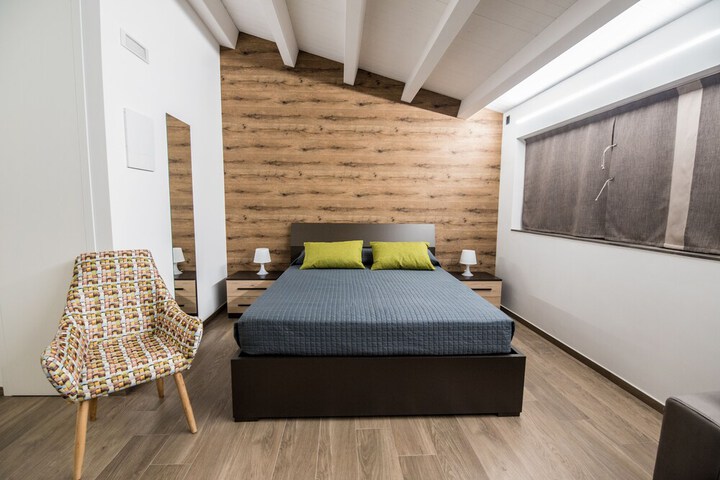 Room 4 of 53