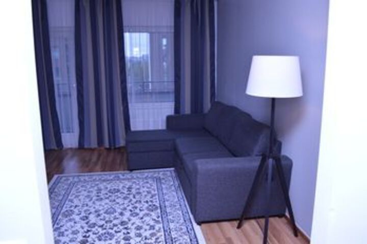 Room 10 of 12