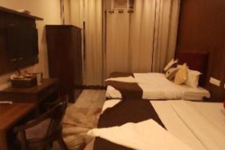 Hotel VRS INNS