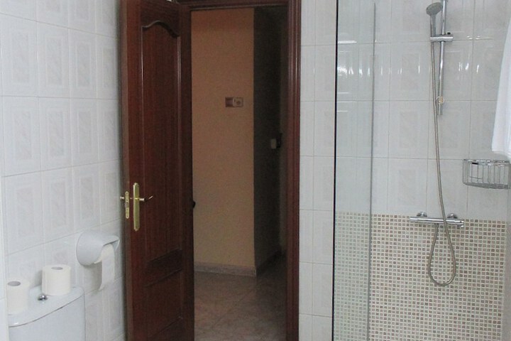 Room 17 of 37
