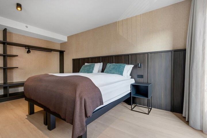 Room 21 of 48