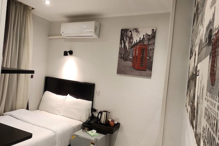 Room 29 of 107