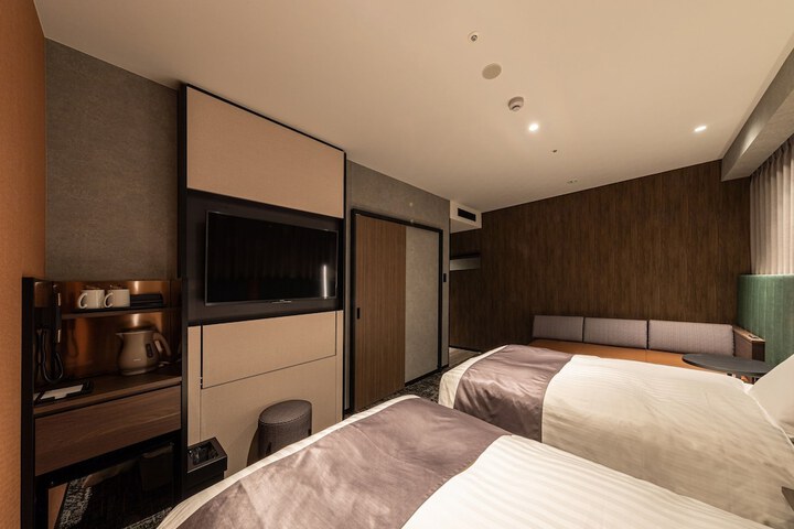 Room 6 of 47