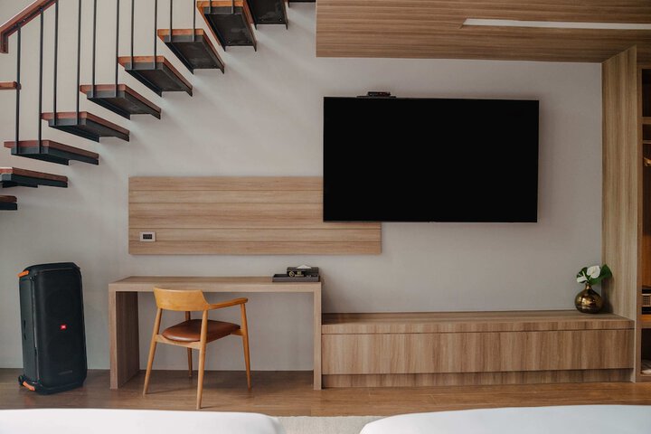 Room 43 of 216