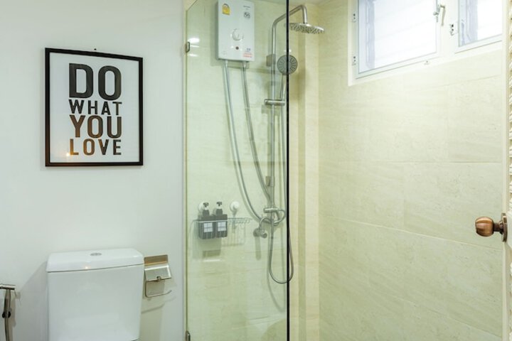 Room 107 of 153
