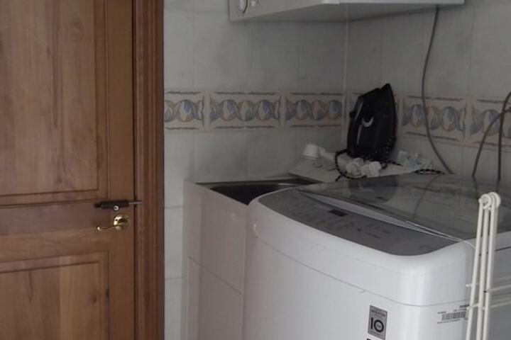 Room 102 of 129
