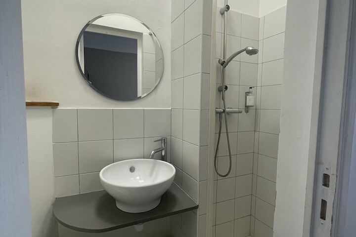 Room 30 of 47