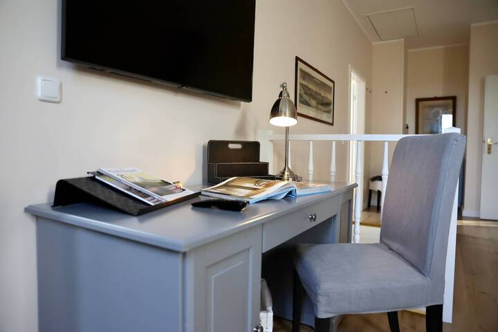 Room 142 of 238