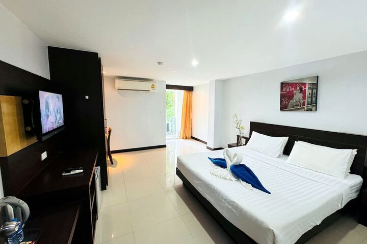 Room 4 of 91