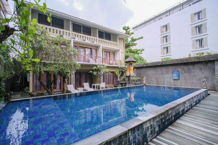 Pool Hotel