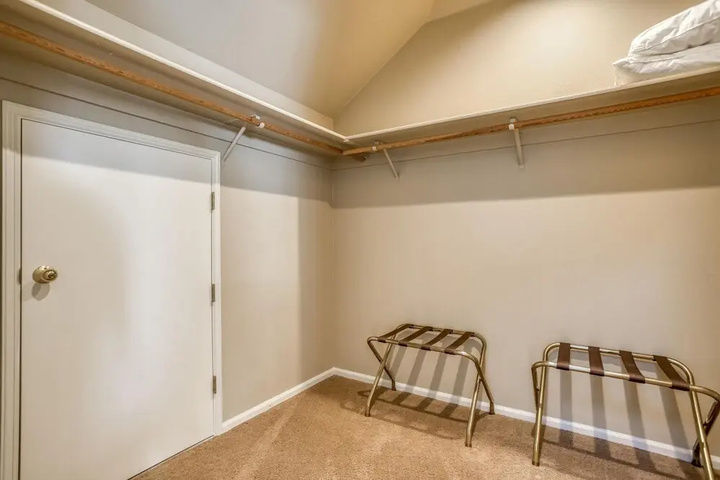 Room 3 of 23