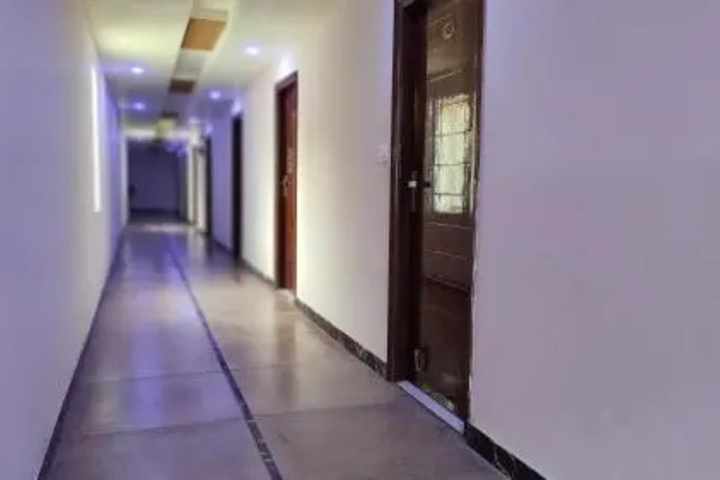 Room 13 of 14