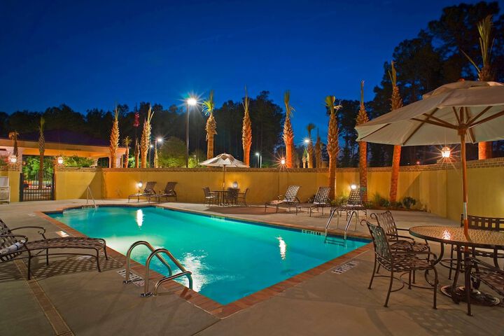 Hotel Pool