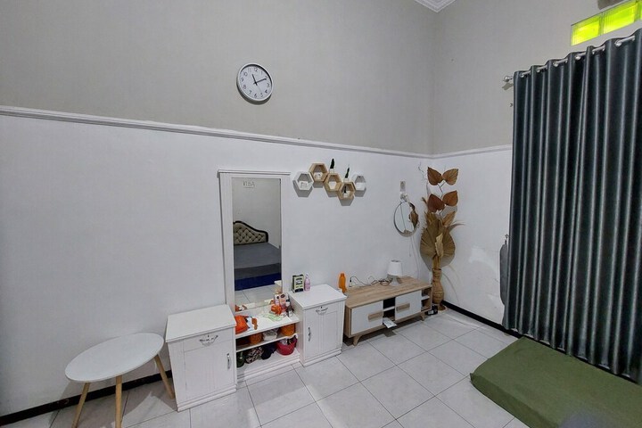 Room 4 of 23