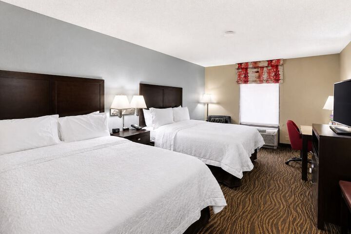 Room 4 of 16